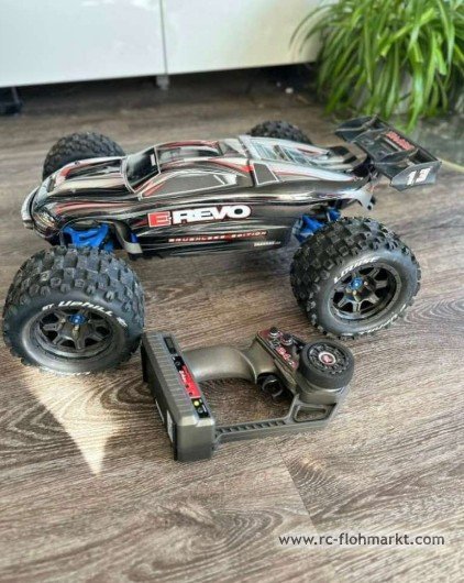 800 TRAXXAS E-REVO 1/8 BRUSHLESS MONSTERTRUCK