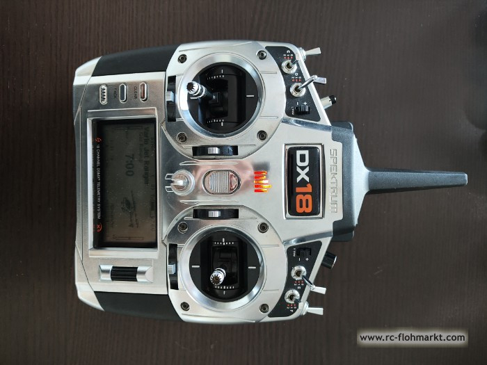 Spektrum DX18 Sender