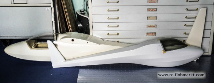 GFK-RÜMPFE ASK-18 und L-SPATZ 55 mit rippen GFK-RÜMPFE ASK-18 und L-SPATZ 55 mit rippen